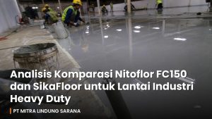 Aplikator meratakan coating lantai epoxy self-leveling di gudang industri dengan roller - foto ilustrasi proyek PT Mitra Lindung Sarana