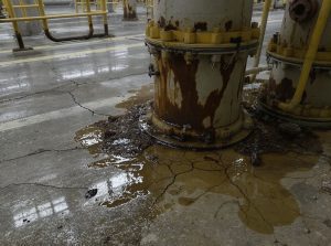 Kerusakan Lantai Pabrik Akibat Bahan Kimia